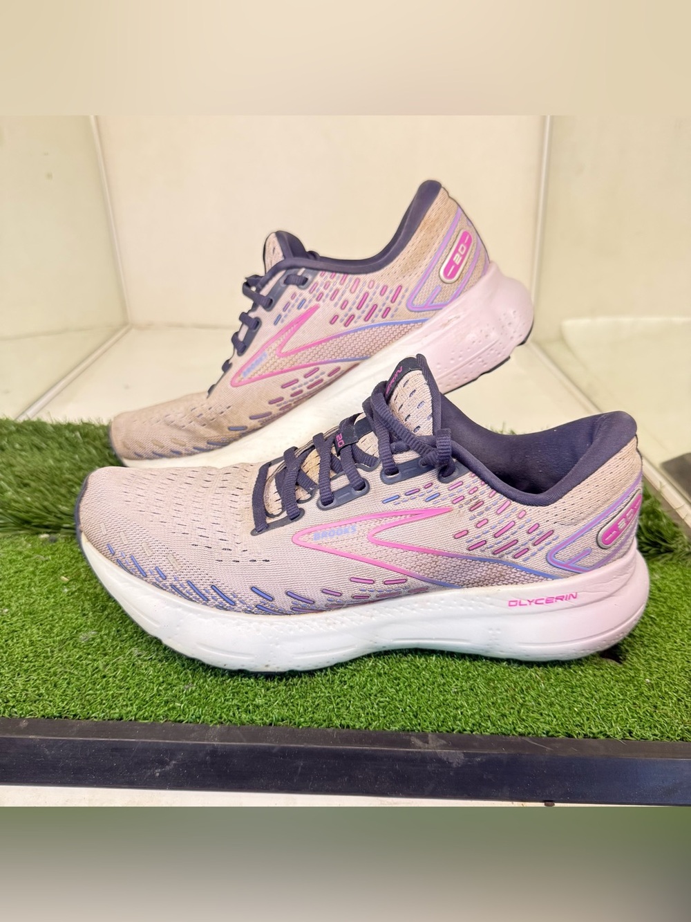 Brooks Glycerin 20 Women's B (Medium) Running Shoes Lilac Silver Pink